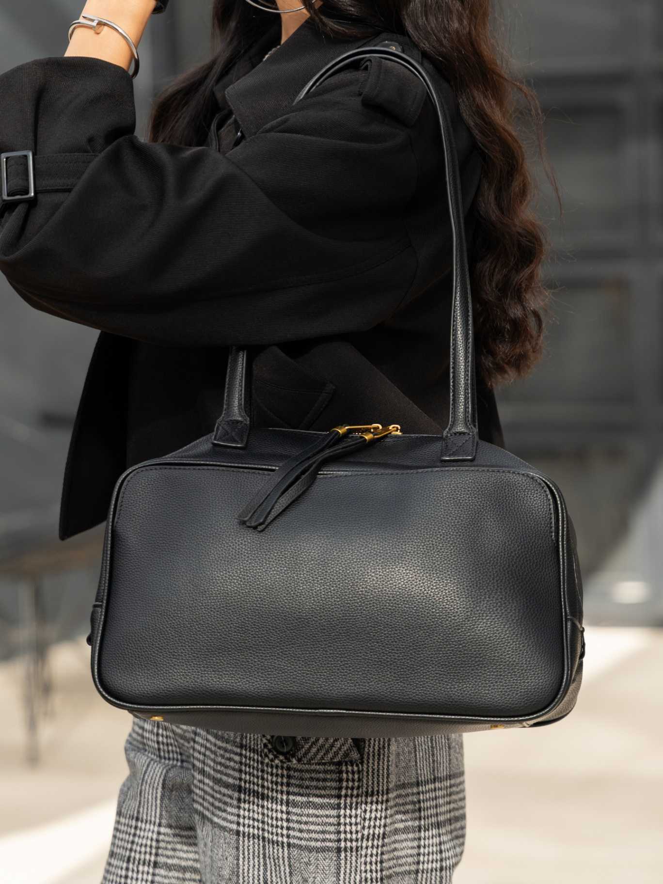 IMG_0524 کیفbalenciaga-m37 - تصویر 1